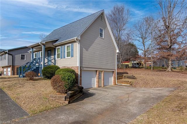 2945 Poinsetta Drive, Winston-salem, NC 27107