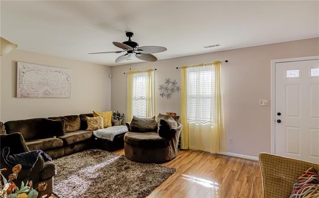 2945 Poinsetta Drive, Winston-salem, NC 27107