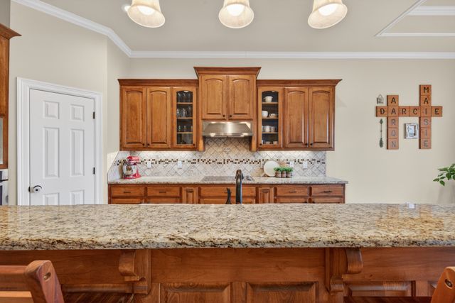 614 Glenshire Drive, Bossier City, LA 71111