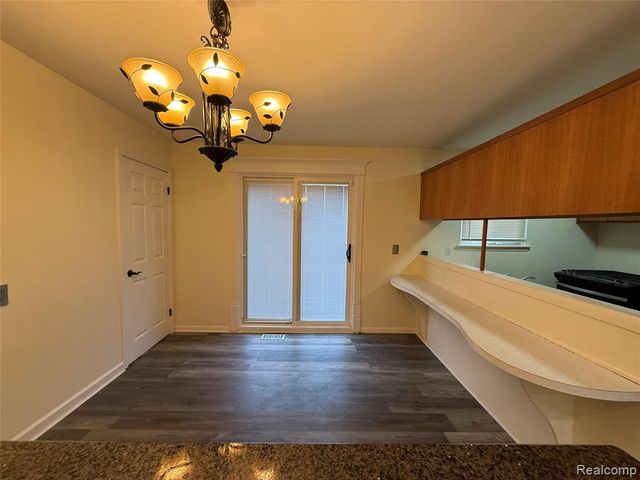 27156 Shelbourne Drive, Warren, MI 48088