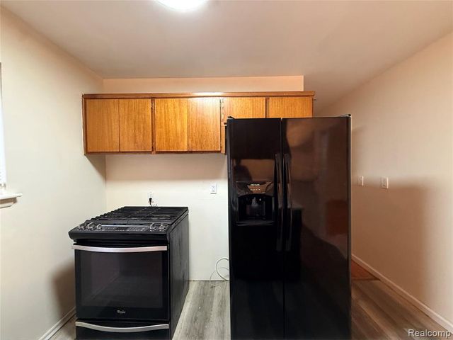 27156 Shelbourne Drive, Warren, MI 48088
