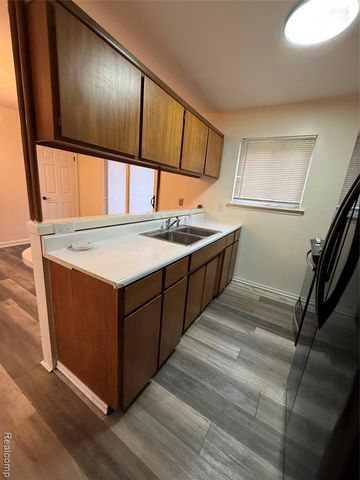 27156 Shelbourne Drive, Warren, MI 48088