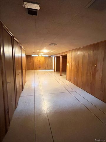 27156 Shelbourne Drive, Warren, MI 48088