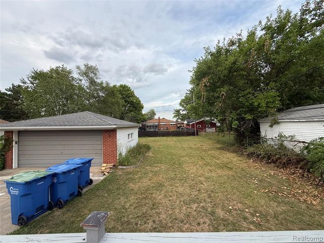 27156 Shelbourne Drive, Warren, MI 48088