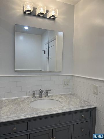 21 Wedgewood Drive 75, Verona, NJ 07044