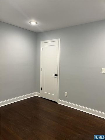21 Wedgewood Drive 75, Verona, NJ 07044