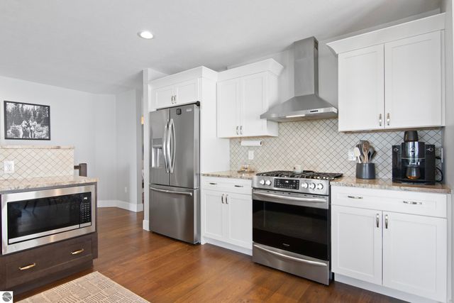 2764 W Crown Drive, Traverse City, MI 49685