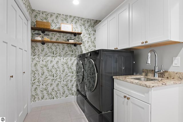 2764 W Crown Drive, Traverse City, MI 49685