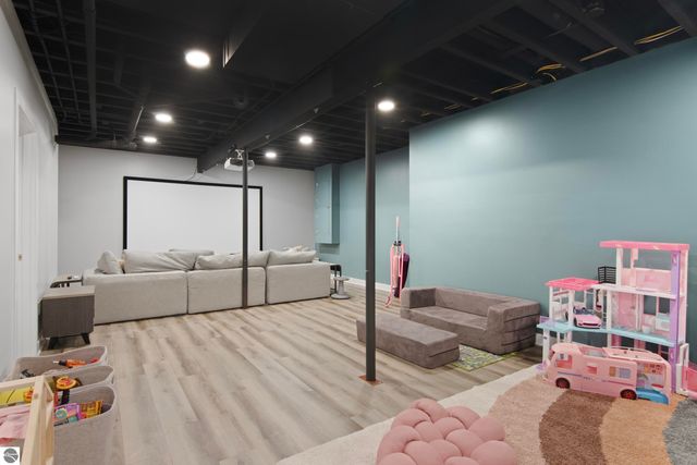 2764 W Crown Drive, Traverse City, MI 49685