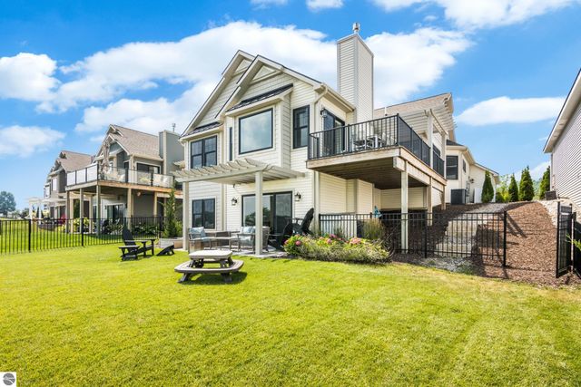 2764 W Crown Drive, Traverse City, MI 49685