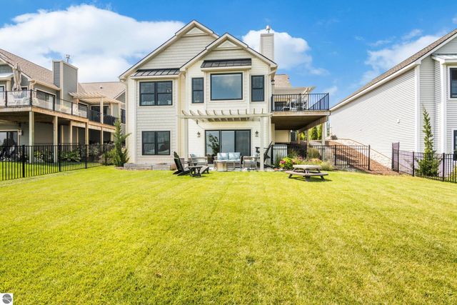 2764 W Crown Drive, Traverse City, MI 49685