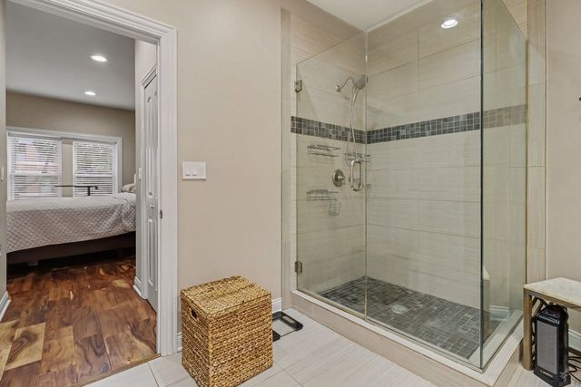 4628 S Langley Avenue, Chicago, IL 60653