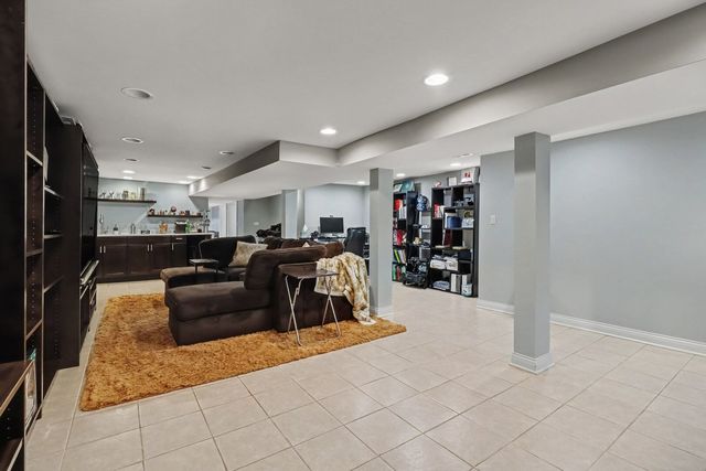 4628 S Langley Avenue, Chicago, IL 60653