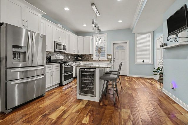 4628 S Langley Avenue, Chicago, IL 60653