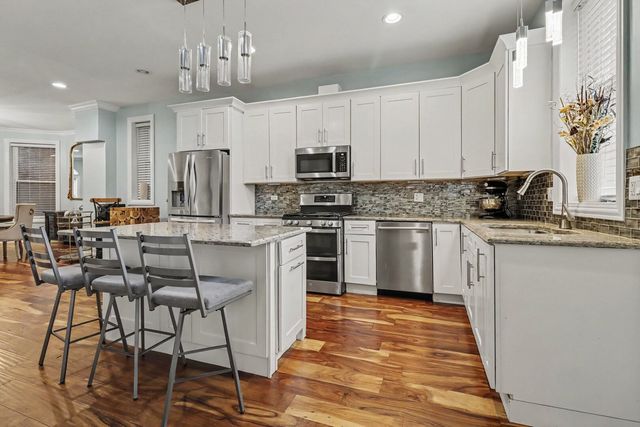 4628 S Langley Avenue, Chicago, IL 60653