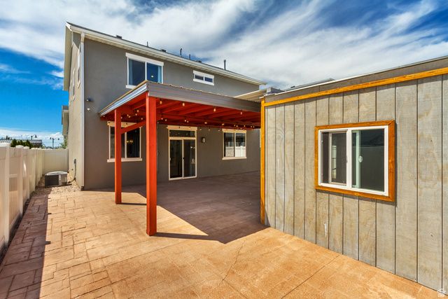 1955 W PARKVIEW DR, Syracuse, UT 84075