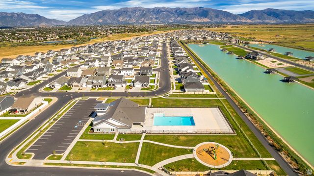 1955 W PARKVIEW DR, Syracuse, UT 84075