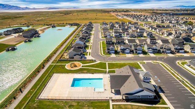 1955 W PARKVIEW DR, Syracuse, UT 84075