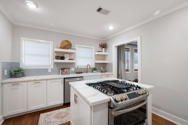 741 E 16th Street, Houston, TX 77008