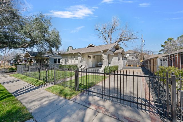 741 E 16th Street, Houston, TX 77008