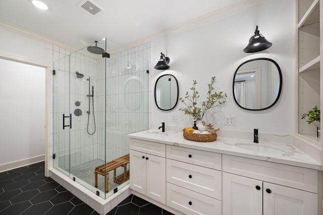 741 E 16th Street, Houston, TX 77008