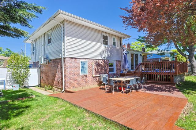 29 Edna Drive, Syosset, NY 11791