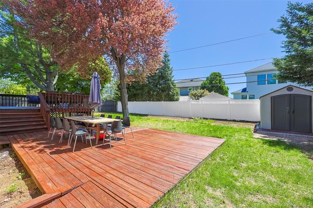 29 Edna Drive, Syosset, NY 11791