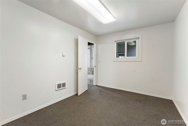 10114 Canyon Road E, Puyallup, WA 98373