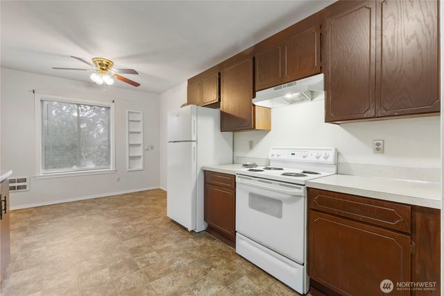 10114 Canyon Road E, Puyallup, WA 98373