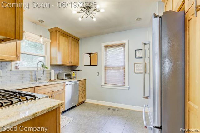540 W Breckenridge Street, Ferndale, MI 48220