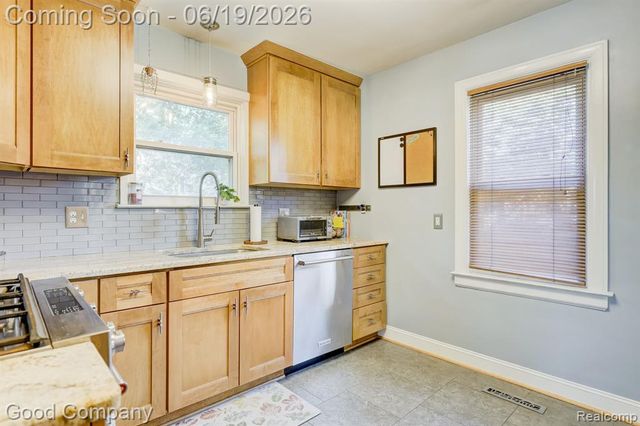 540 W Breckenridge Street, Ferndale, MI 48220