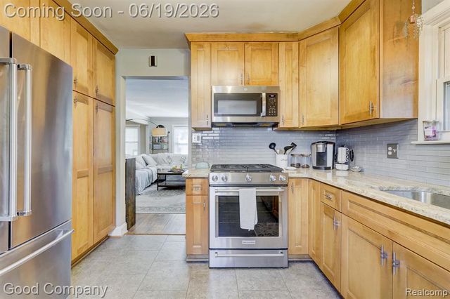 540 W Breckenridge Street, Ferndale, MI 48220