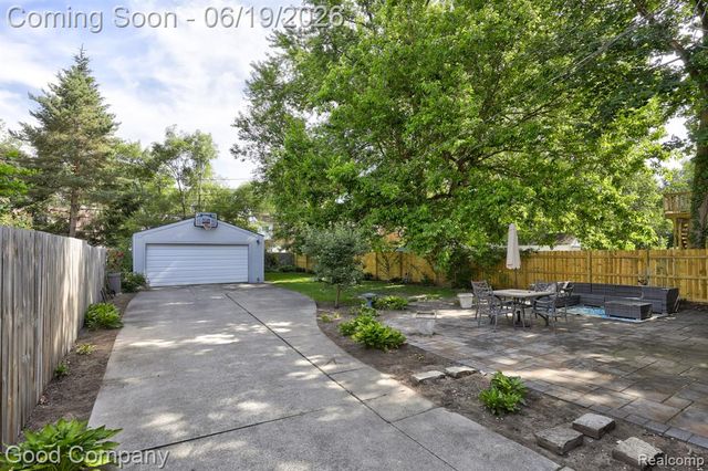 540 W Breckenridge Street, Ferndale, MI 48220