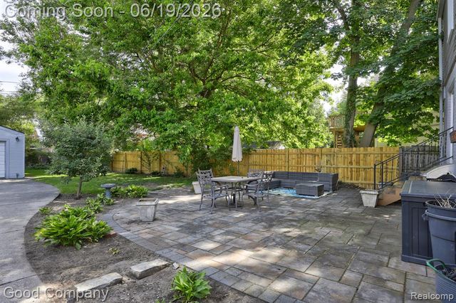 540 W Breckenridge Street, Ferndale, MI 48220
