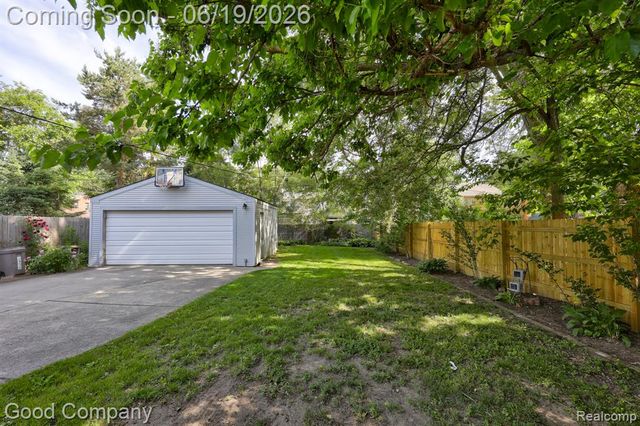 540 W Breckenridge Street, Ferndale, MI 48220