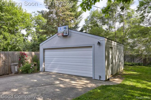 540 W Breckenridge Street, Ferndale, MI 48220