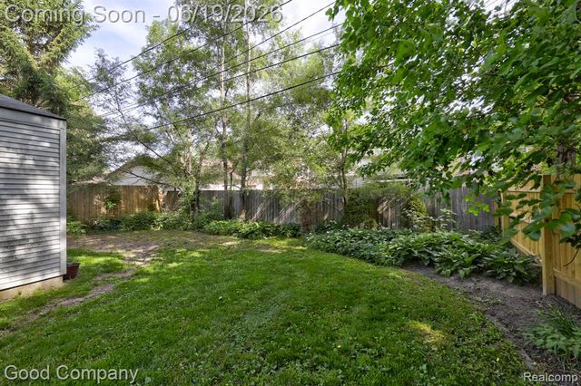 540 W Breckenridge Street, Ferndale, MI 48220