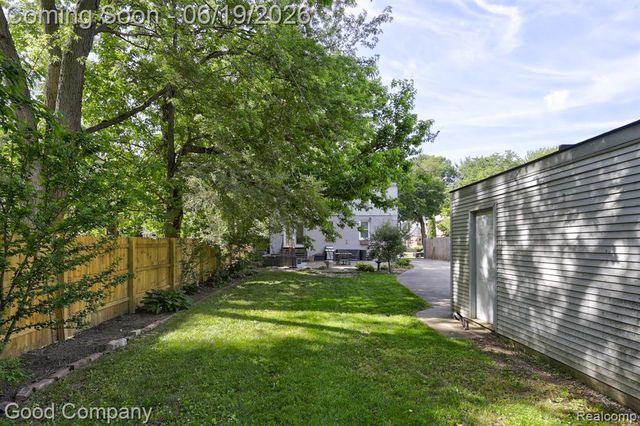 540 W Breckenridge Street, Ferndale, MI 48220