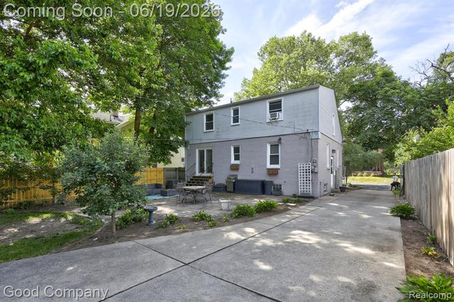 540 W Breckenridge Street, Ferndale, MI 48220