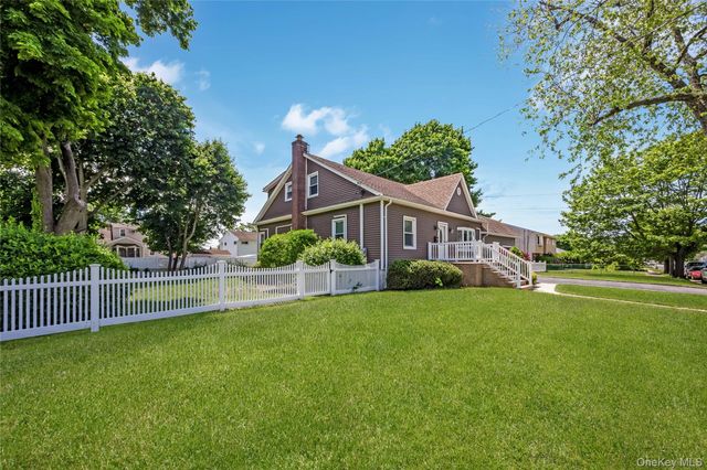 517 Herzel Boulevard, West Babylon, NY 11704