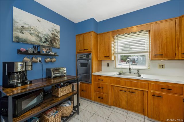 517 Herzel Boulevard, West Babylon, NY 11704