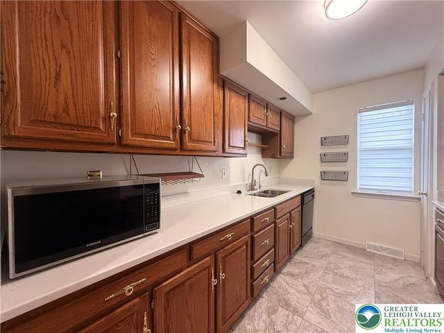 170 Springhouse Road, Allentown City, PA 18104