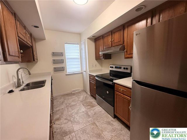 170 Springhouse Road, Allentown City, PA 18104