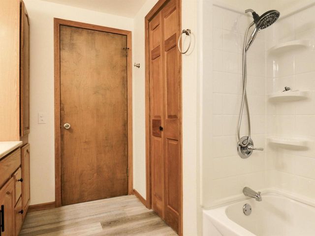 4347 SANDY LANE, Suamico, WI 54173