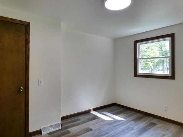 4347 SANDY LANE, Suamico, WI 54173