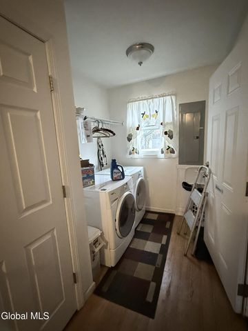 100 Point Breeze Road, Saratoga Springs, NY 12866