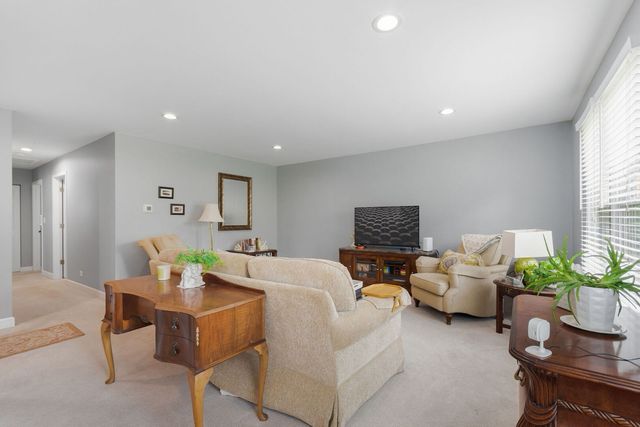 458 Nantucket Road, Naperville, IL 60565