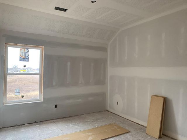 10411 N Liberty Street, Kansas City, MO 64155