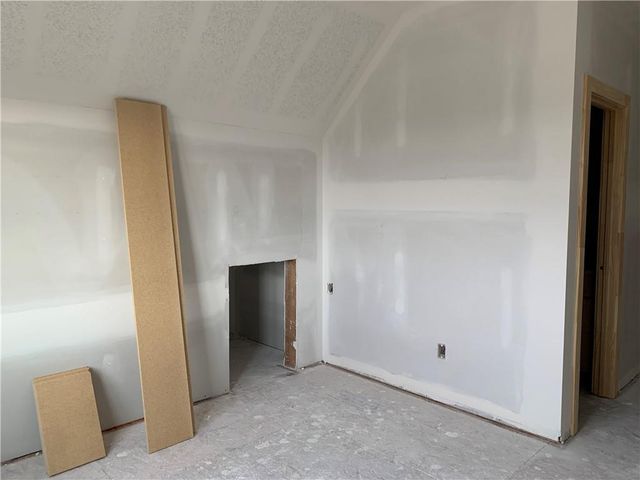 10411 N Liberty Street, Kansas City, MO 64155