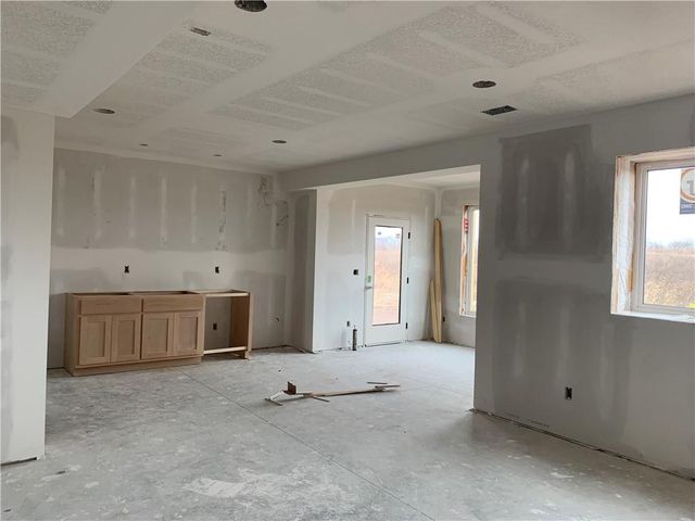 10411 N Liberty Street, Kansas City, MO 64155